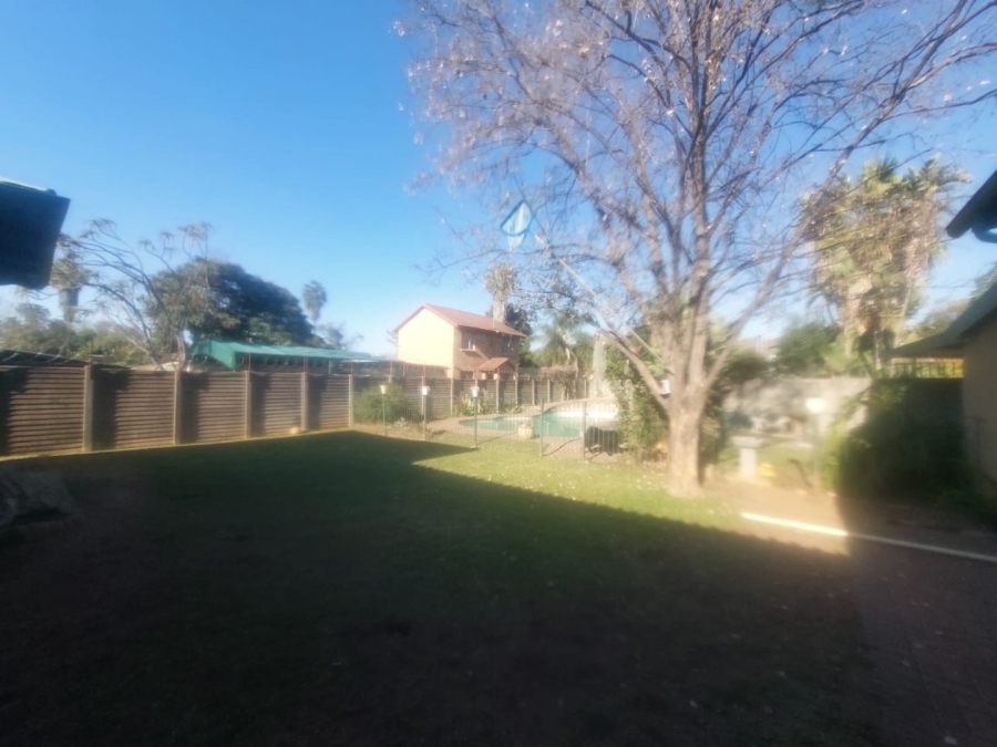 4 Bedroom Property for Sale in Oos Einde North West